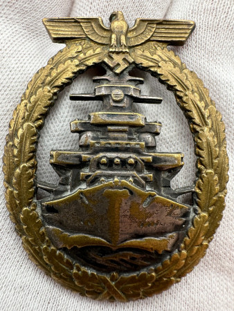 Odznak pro posádky bitevních lodí a křižníků